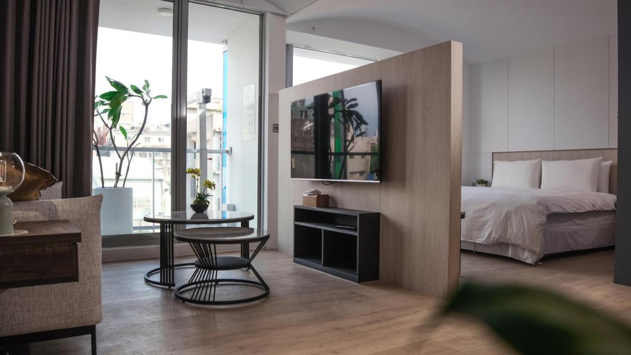 1Li7E Hotel Тайджун Екстериор снимка